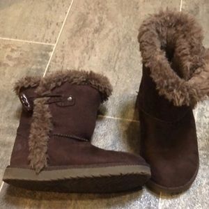 Brown fur boots